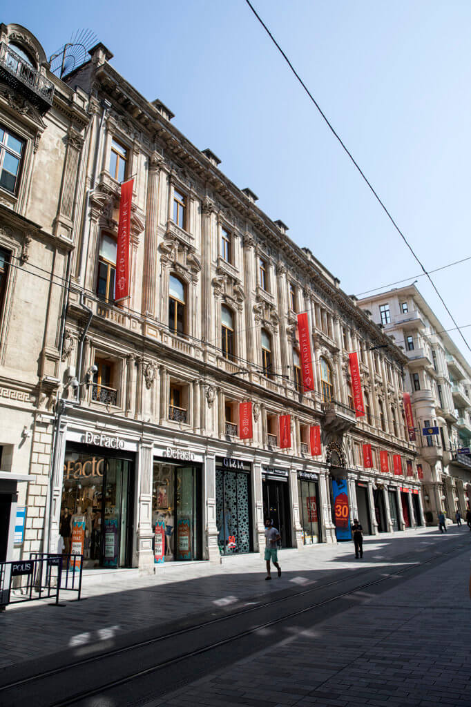 Cercle d'Orient building, Photograh by Gençer Yurttaş.